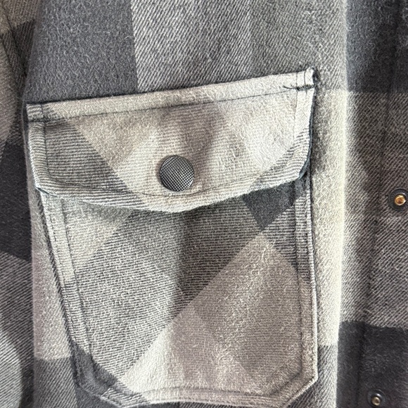 Quiksilver Men's Checkered Black and Gray Shirt Jacket - Picture 3 of 10